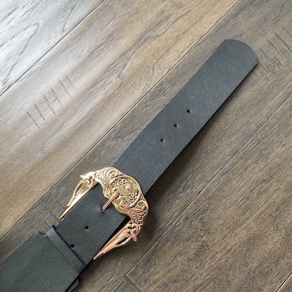 Ashley Stewart Black Faux Leather Rose Gold Buckle Belt Size 1X - Picture 4 of 4